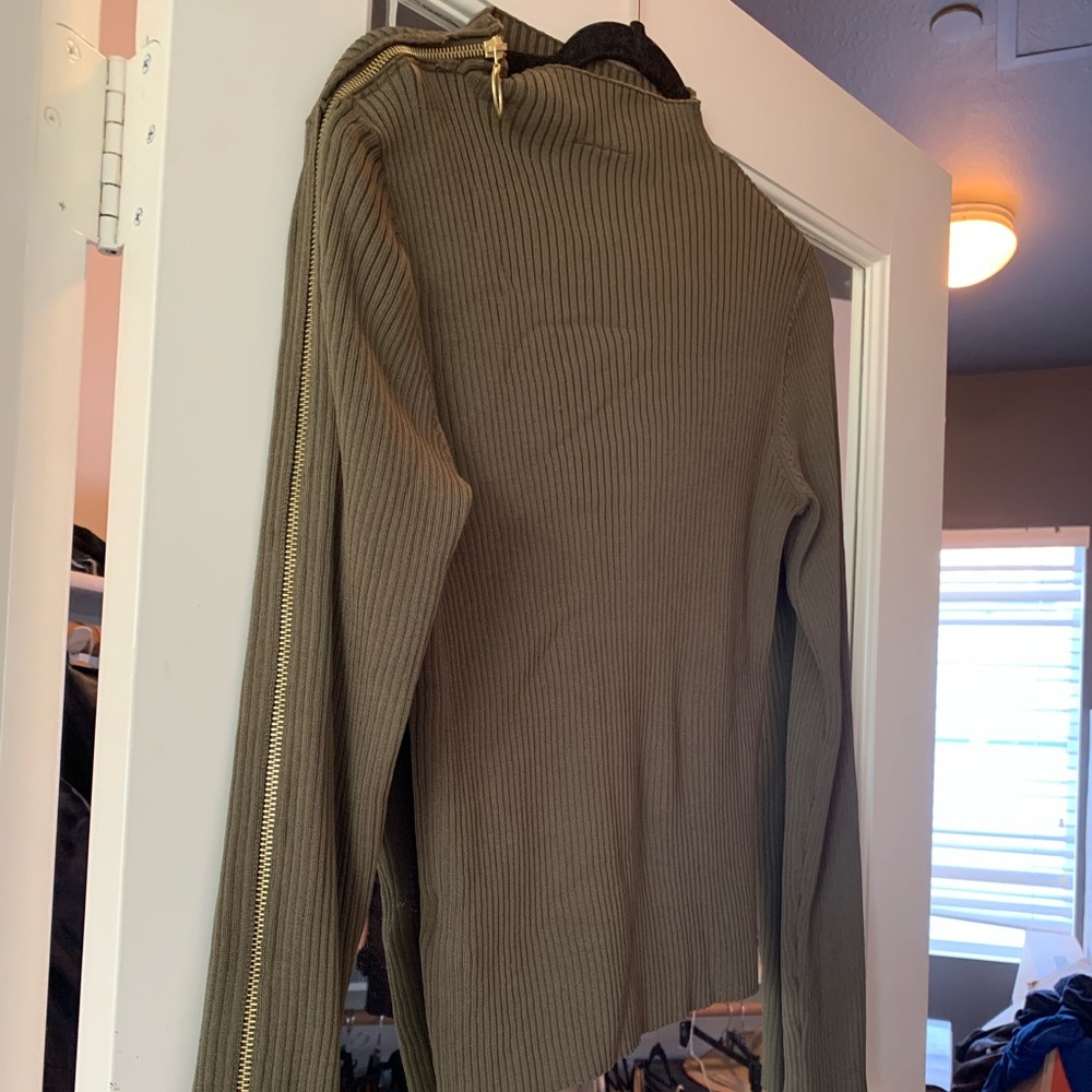 Gold zipper green sweater